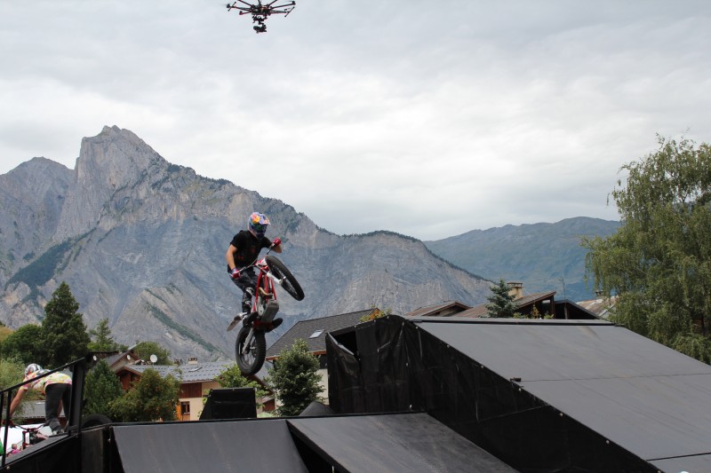 Savoie photo d'un drone en Savoie et de Julien Dupont