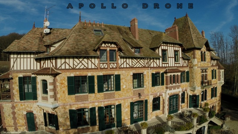 Ile de France facade du château de Romainville en vue aérienne drone