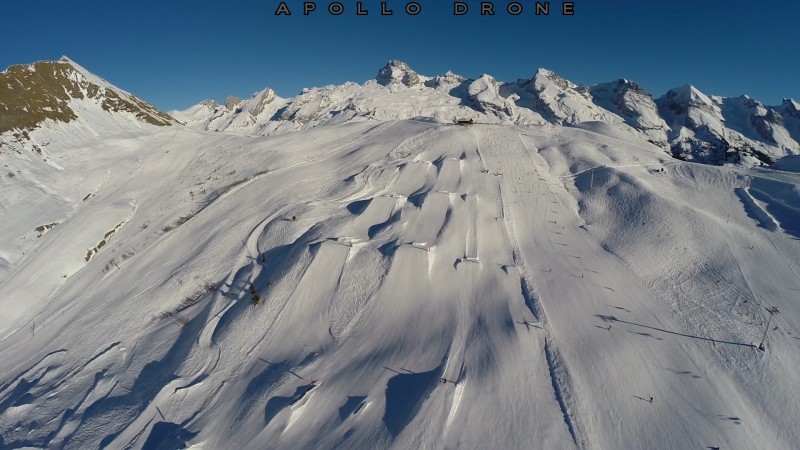 Grand-Bornand Savoie Tournage de sauts à ski champ de bosses drone professionnel