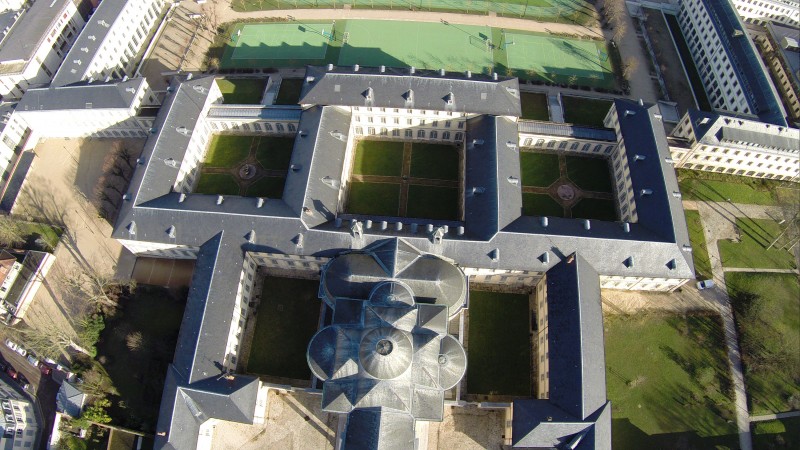 Photo aérienne Vue plongeante des toits du Lycée Hoche Versailles drone professionnel