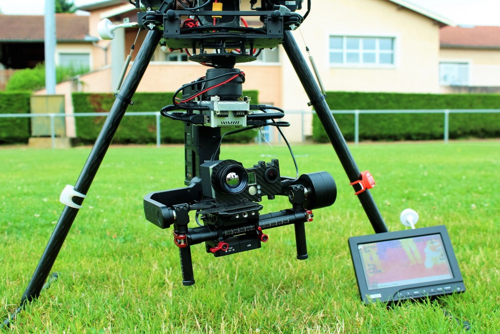 Thermographie aérienne - Notre-DJI-S1000-avec-la-nacelle-Ronin-et-la-camera-thermique-Optris-PI450-LightWeight-couplee-avec-la-GO-PRO.