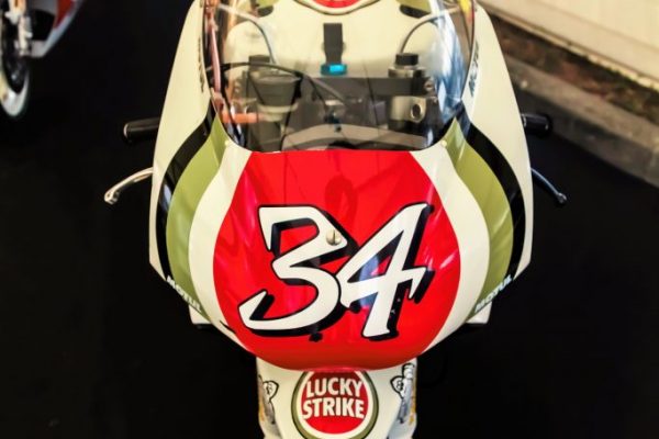 Magnifique 500 cm3 Moto GP 2 temps de Monsieur Kevin Schwantz