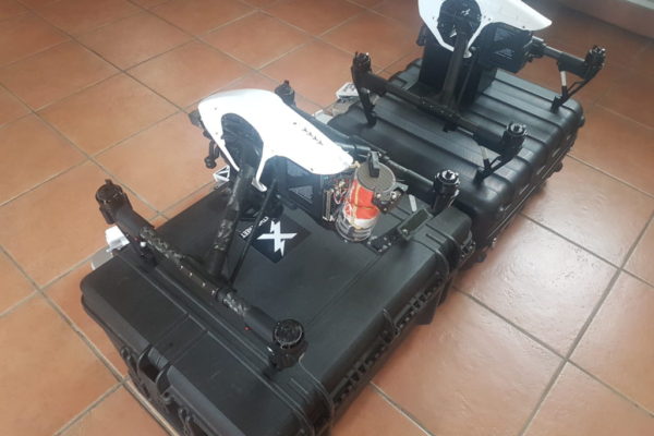 Apollo Drone possède une paire de DJI d'inspire 1 homologué S3 avec caméra X5R